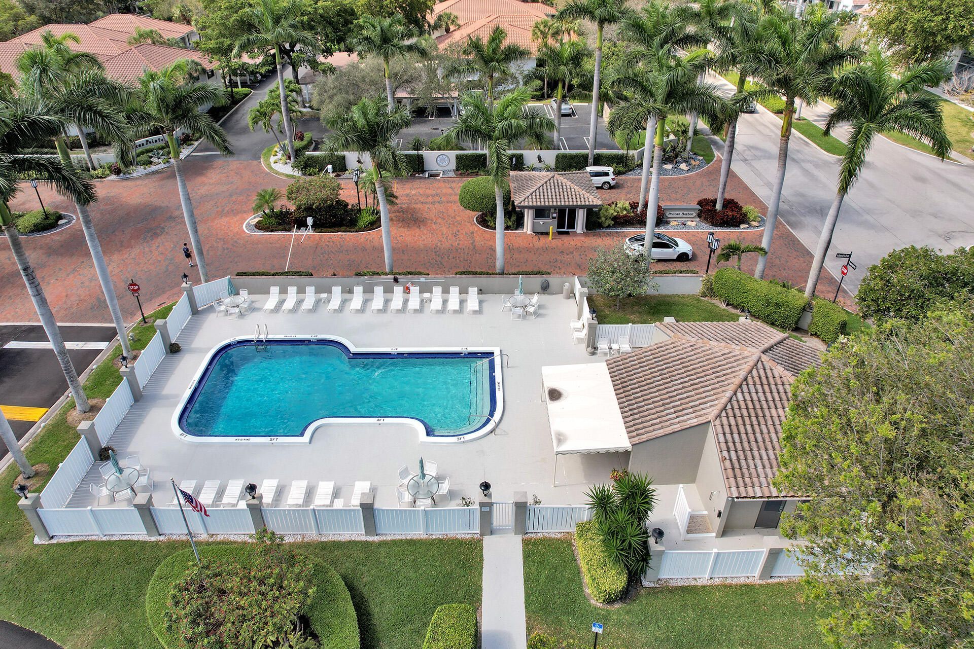 40 Pelican Pointe Drive, Unit 205, Delray Beach, FL 33483 Photo