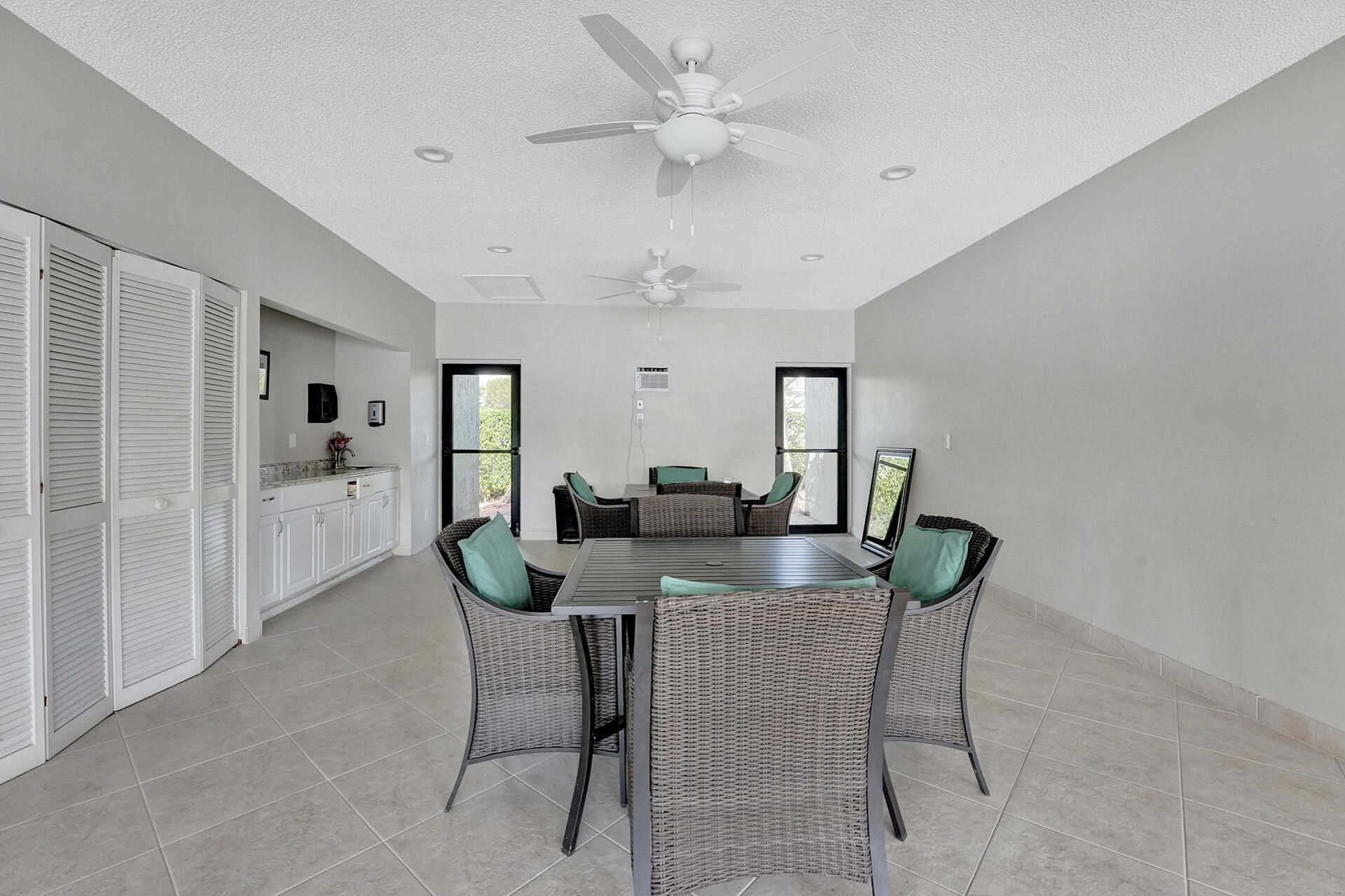 40 Pelican Pointe Drive, Unit 205, Delray Beach, FL 33483 Photo