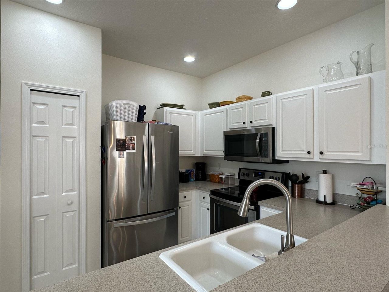 3815 Parkridge Circle , Unit 2-203, Sarasota, FL 34243 Photo