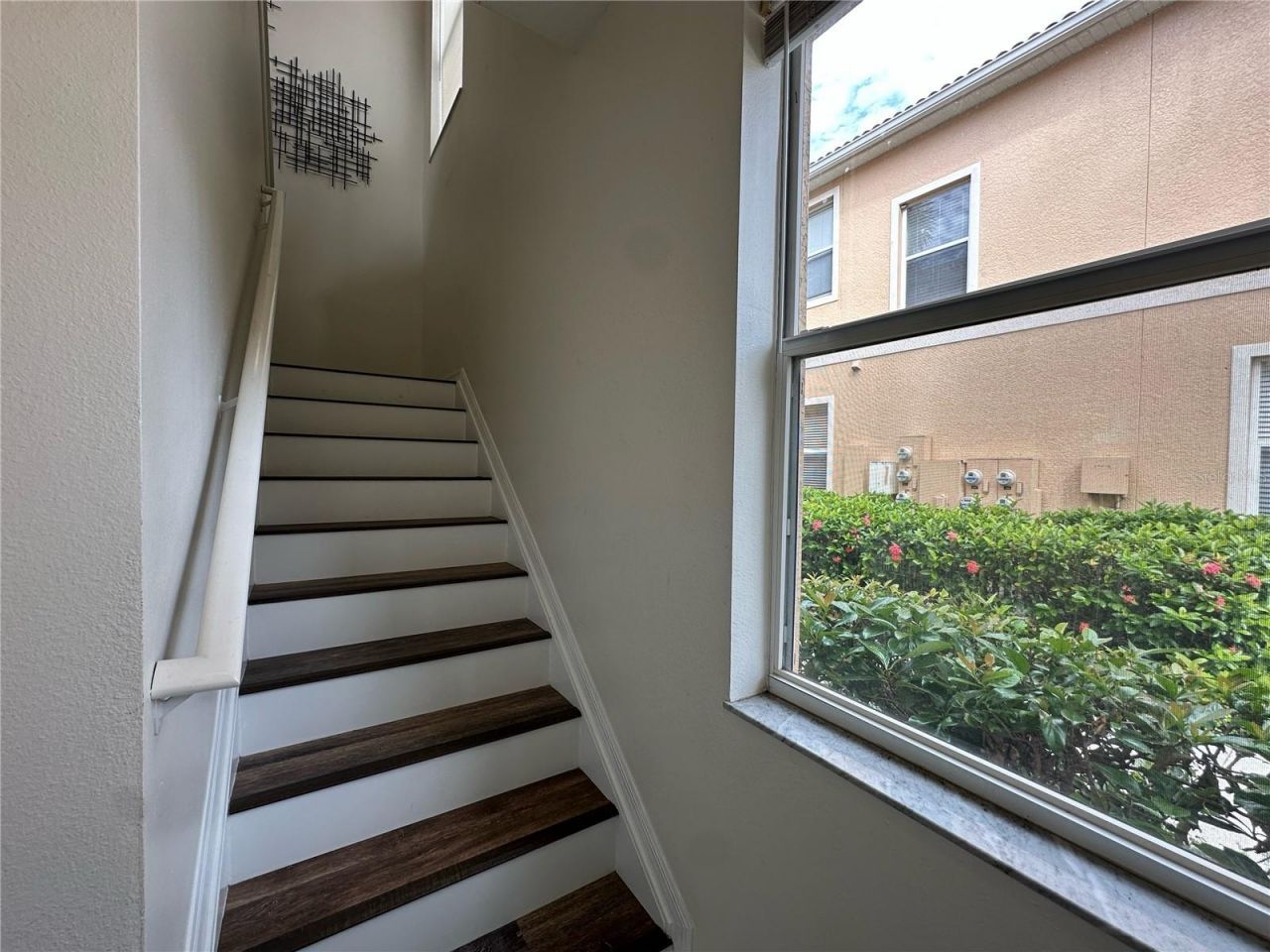 3815 Parkridge Circle , Unit 2-203, Sarasota, FL 34243 Photo