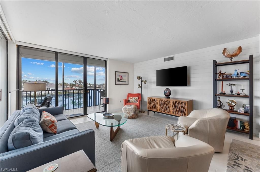 10482 Gulf Shore Dr , Unit 221, Naples, FL 34108 Photo