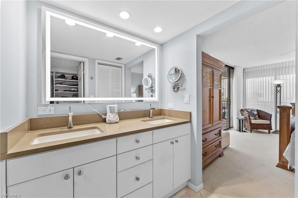 10482 Gulf Shore Dr , Unit 221, Naples, FL 34108 Photo