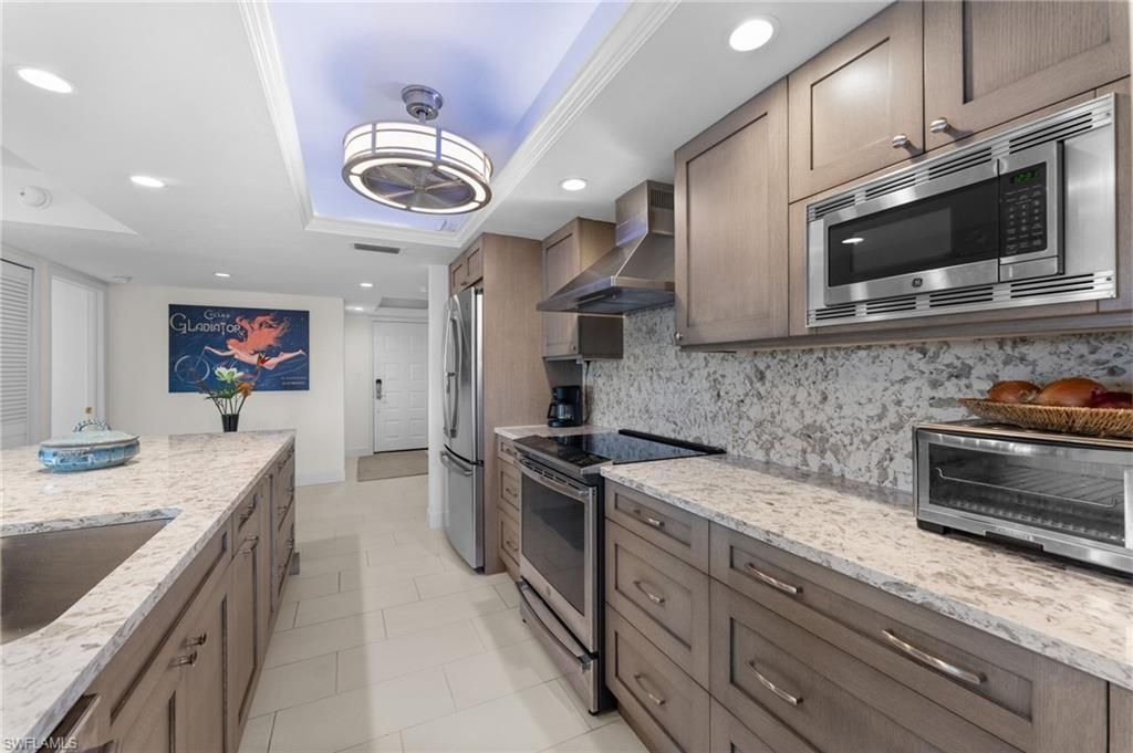 10482 Gulf Shore Dr , Unit 221, Naples, FL 34108 Photo