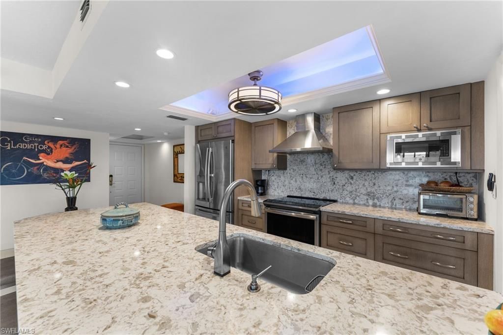 10482 Gulf Shore Dr , Unit 221, Naples, FL 34108 Photo