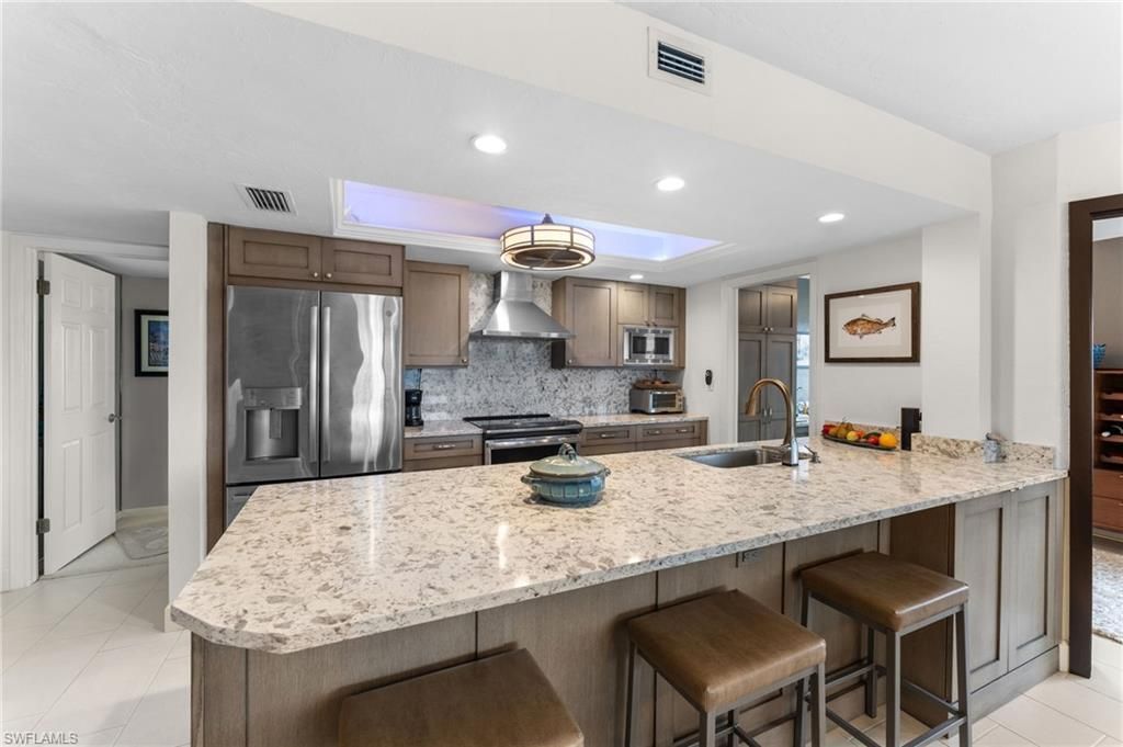 10482 Gulf Shore Dr , Unit 221, Naples, FL 34108 Photo