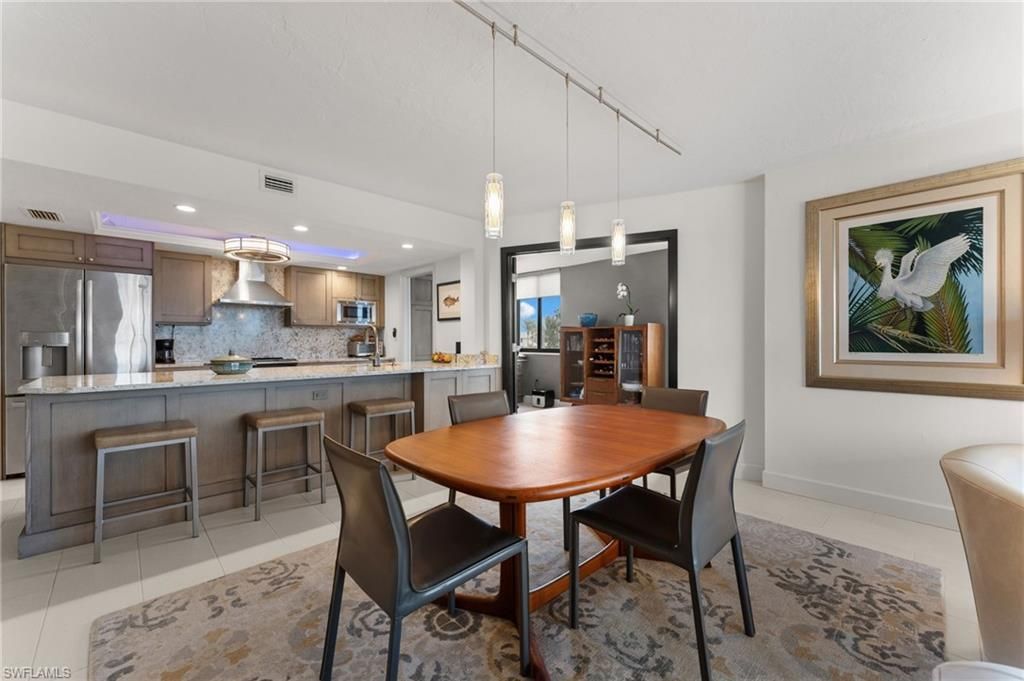 10482 Gulf Shore Dr , Unit 221, Naples, FL 34108 Photo
