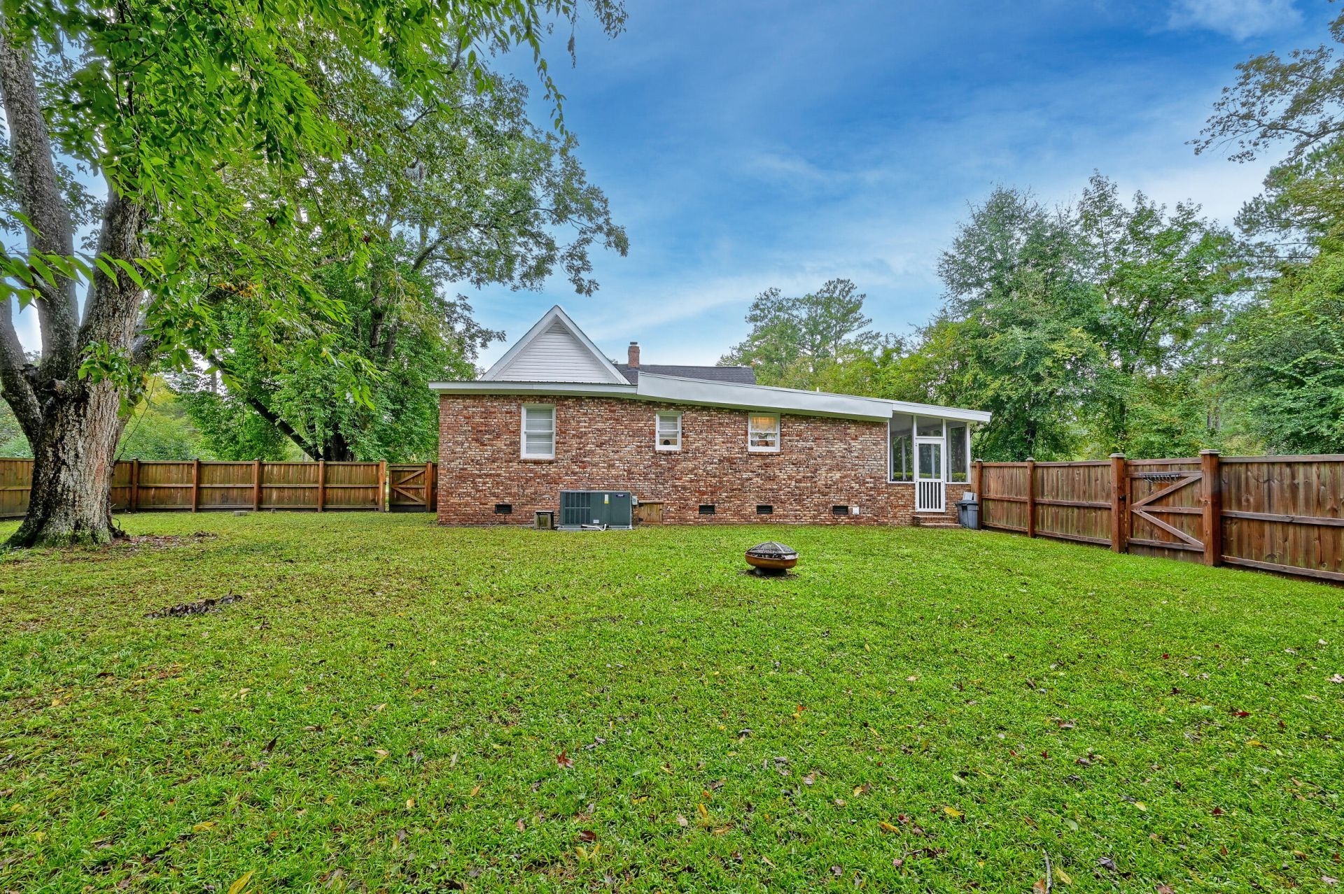 633 Gahagan Road Photo 36
