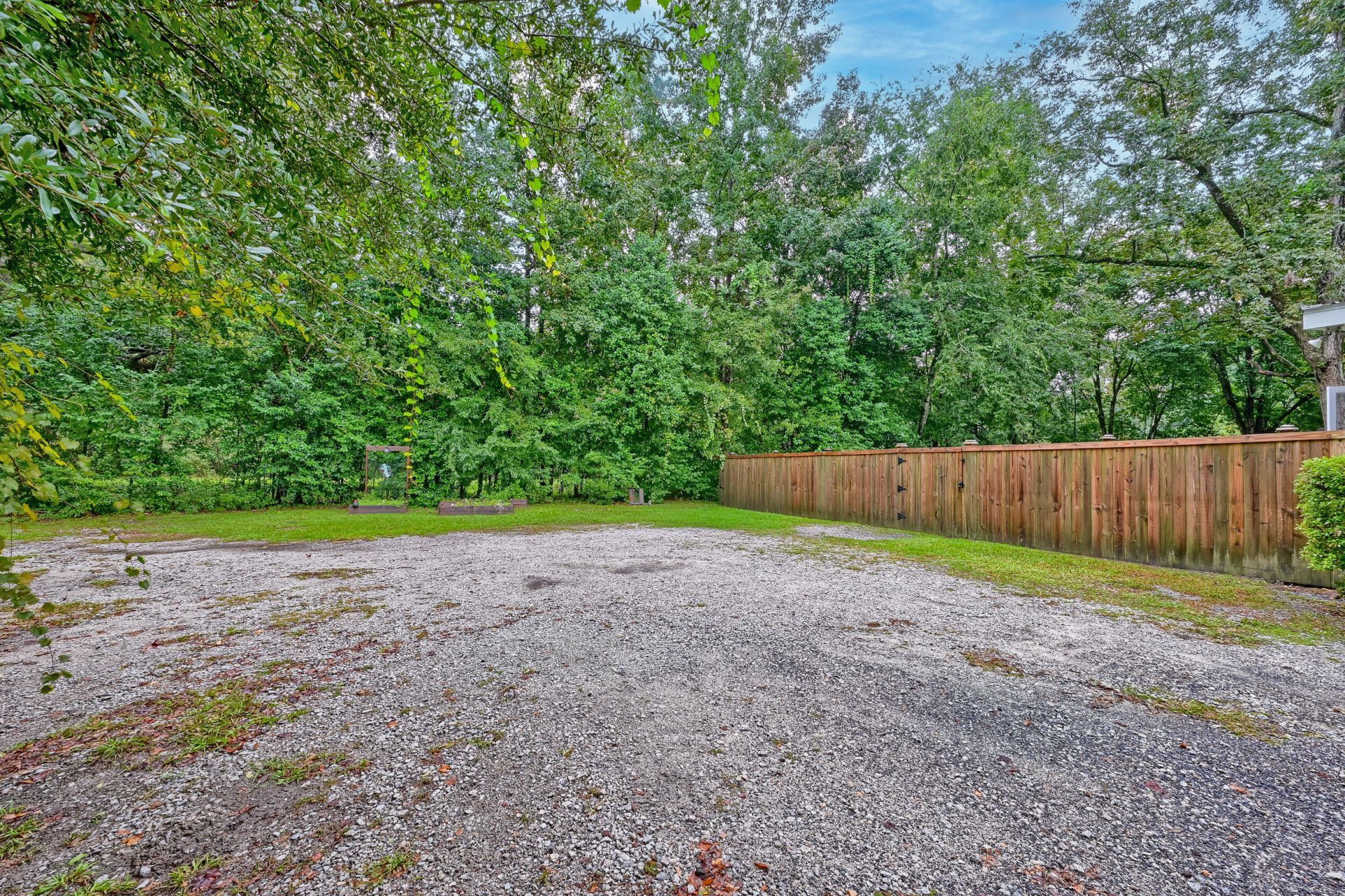 633 Gahagan Road Photo 39