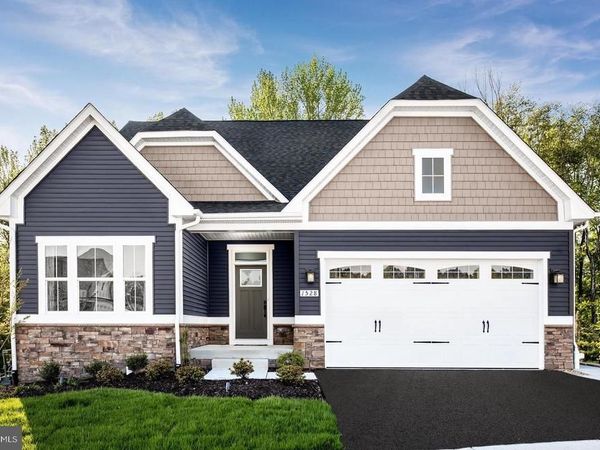 1121 WALLACE BOULEVARD , RANSON, WV 25438