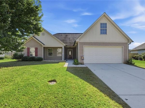 271 Stillwood Drive , Winder, GA 30680