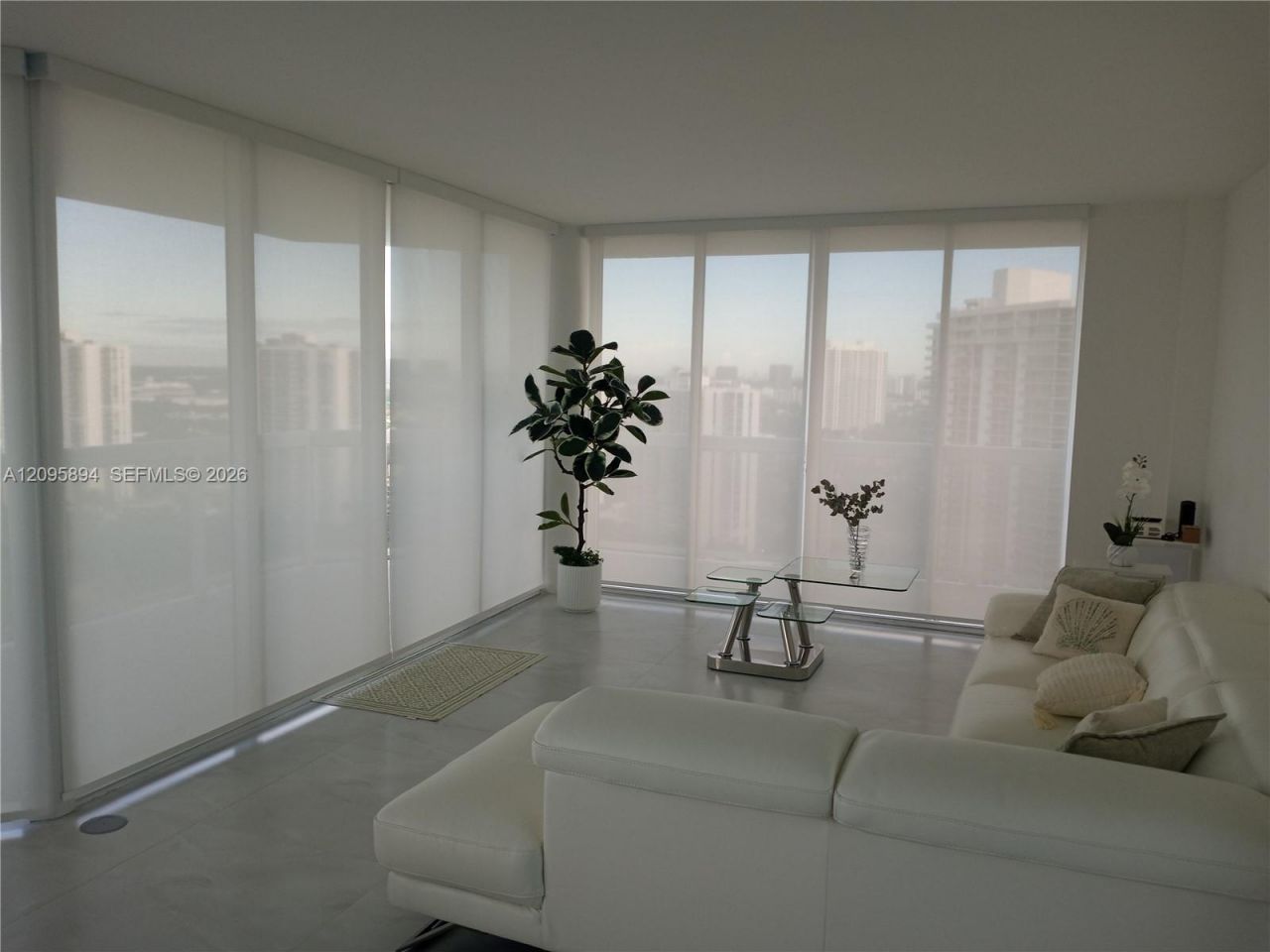 20185 E Country Club Dr , Unit 2406, Aventura, FL 33180 Photo