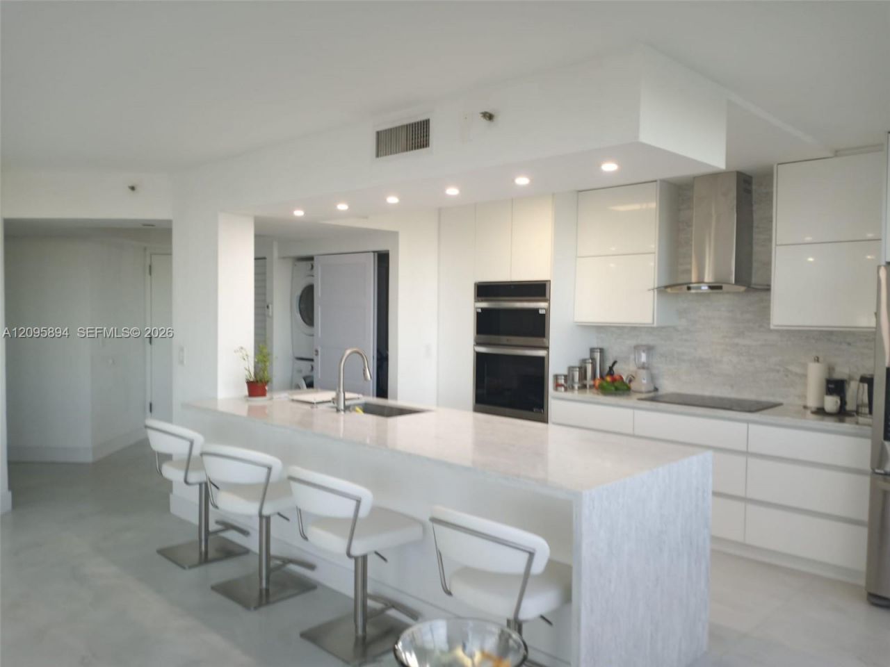 20185 E Country Club Dr , Unit 2406, Aventura, FL 33180 Photo