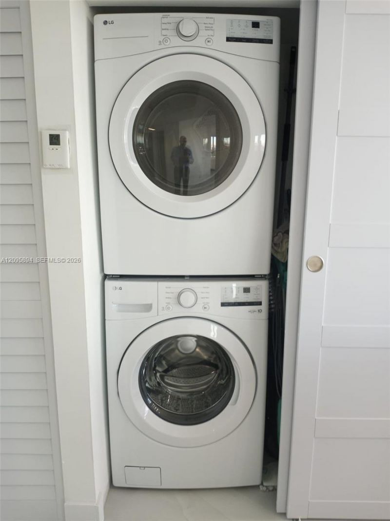 20185 E Country Club Dr , Unit 2406, Aventura, FL 33180 Photo