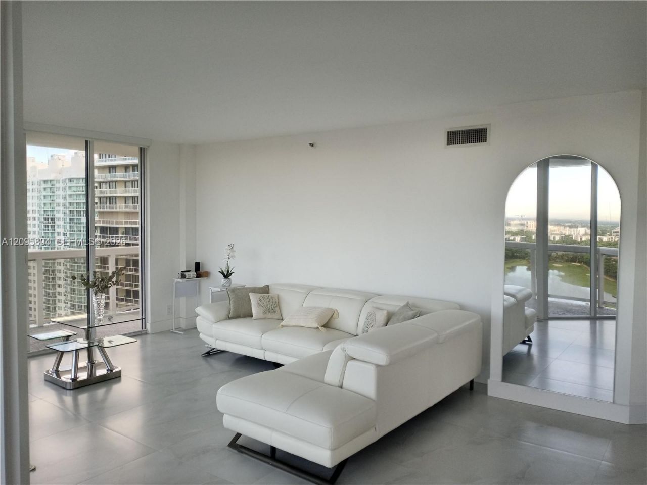 20185 E Country Club Dr , Unit 2406, Aventura, FL 33180 Photo