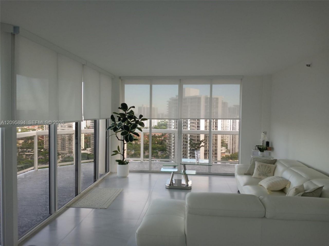 20185 E Country Club Dr , Unit 2406, Aventura, FL 33180 Photo