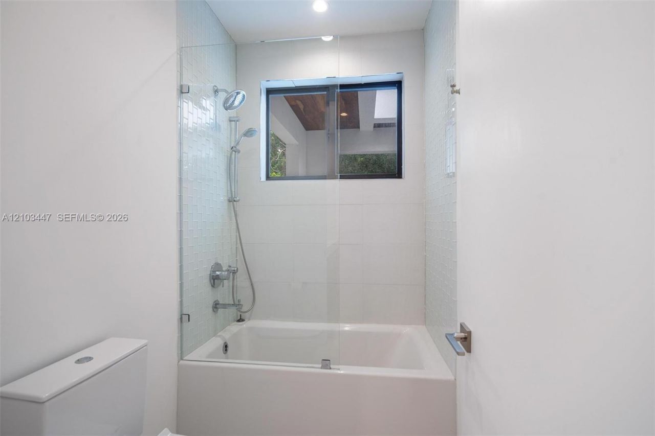 1760 Chucunantah Rd , Miami, FL 33133 Photo