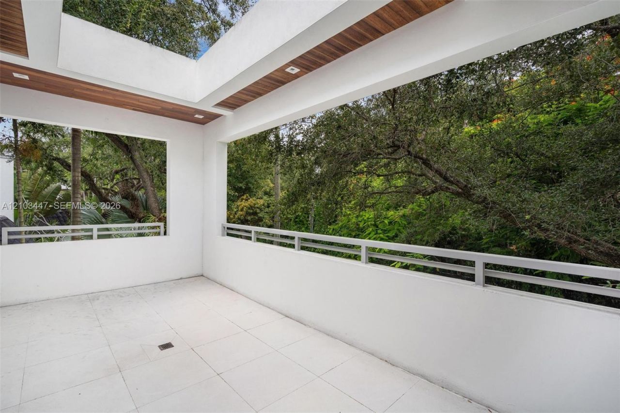 1760 Chucunantah Rd , Miami, FL 33133 Photo