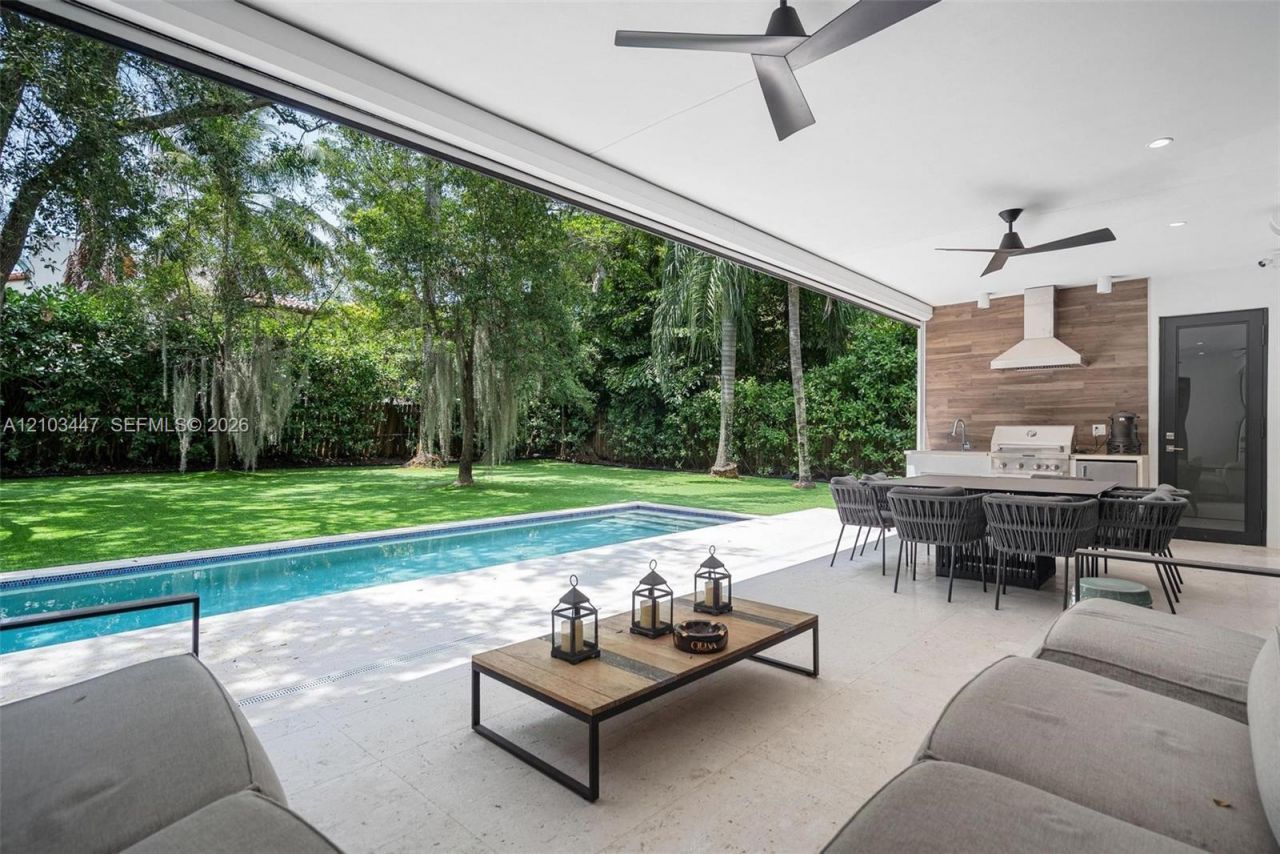 1760 Chucunantah Rd, Miami, FL 33133 Photo