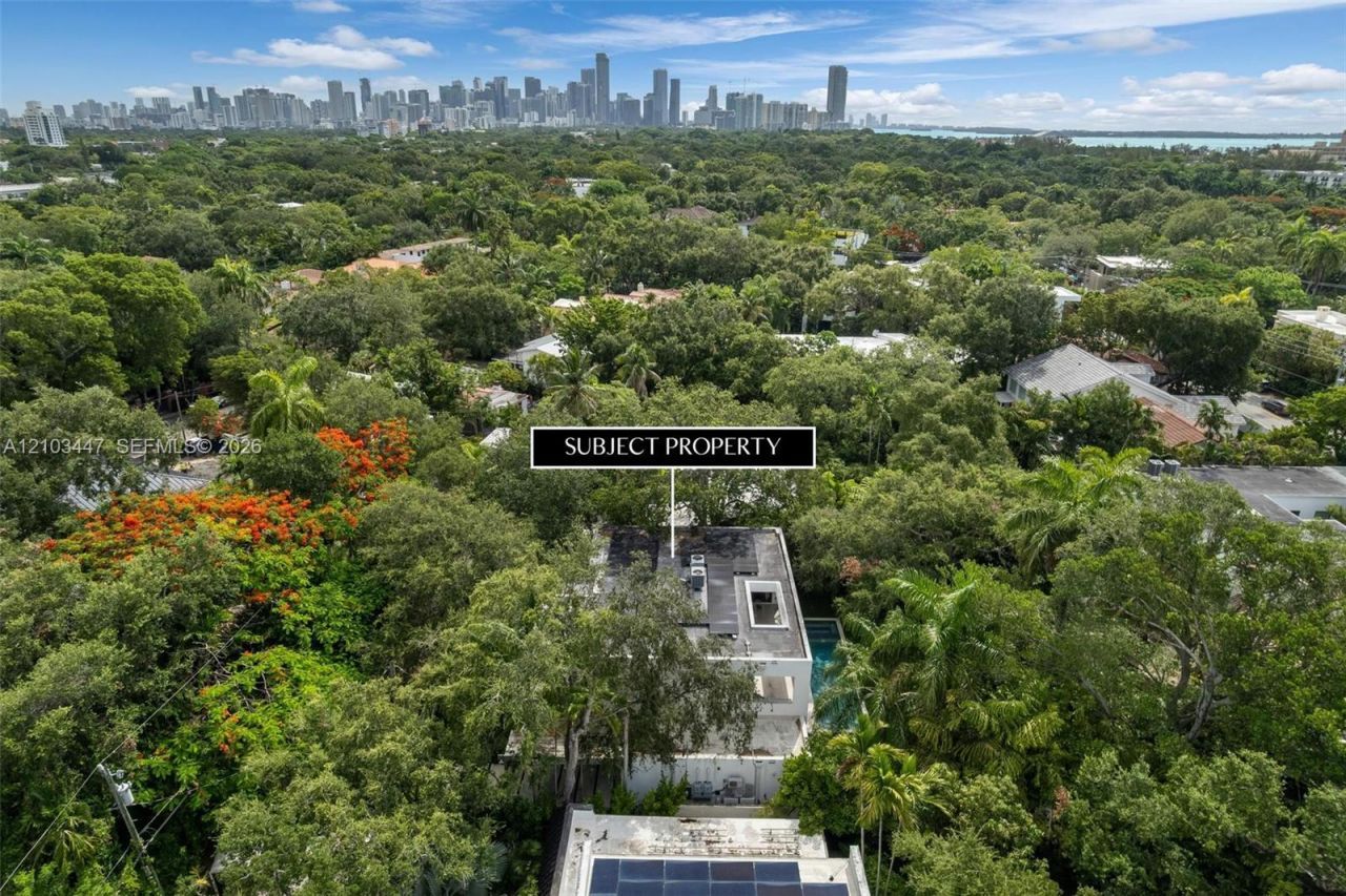 1760 Chucunantah Rd, Miami, FL 33133 Photo