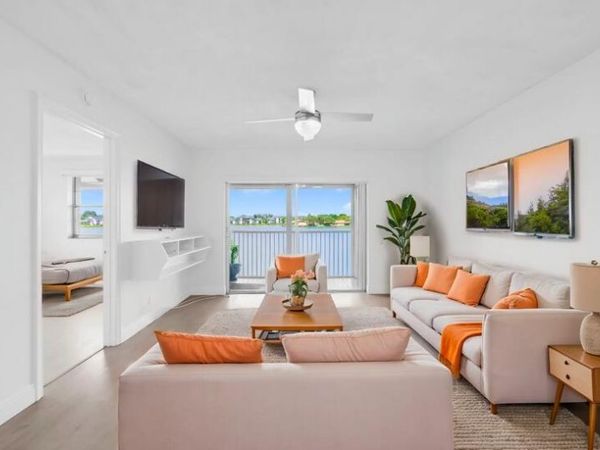 5510 LAKESIDE Drive, Unit 201, Margate, FL 33063