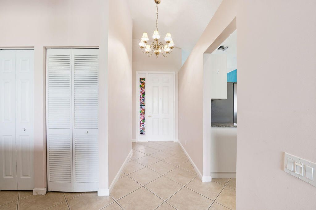 392 NW Breezy Point Loop, Port Saint Lucie, FL 34986 Photo