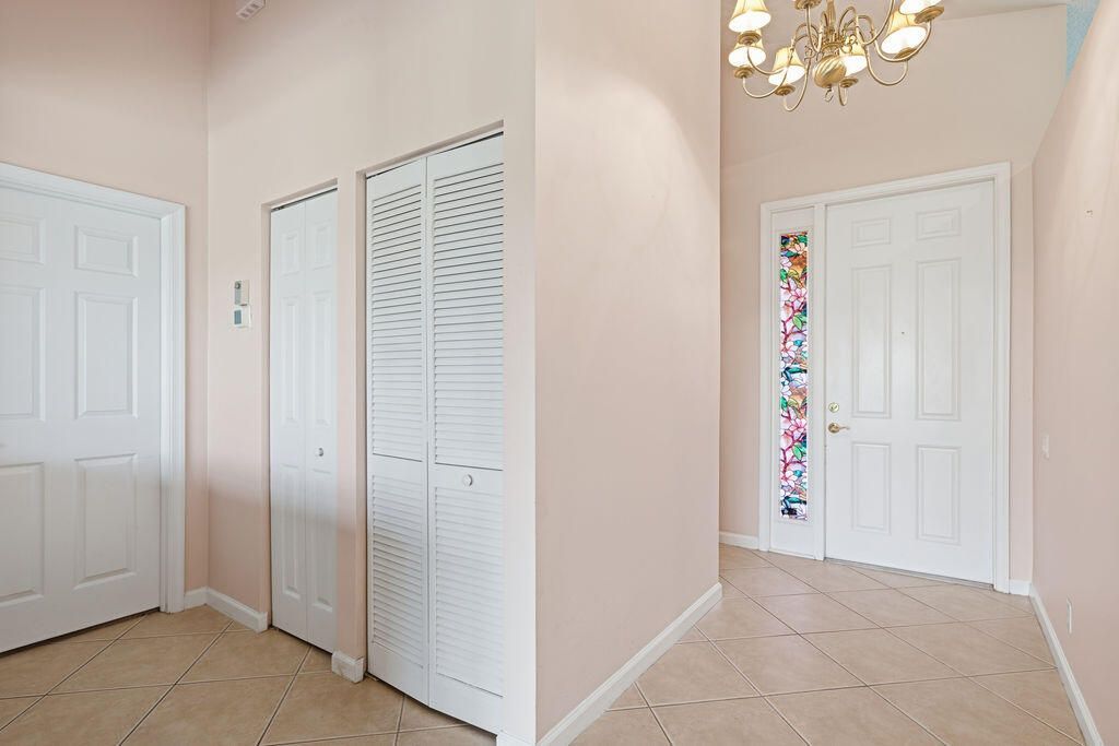 392 NW Breezy Point Loop, Port Saint Lucie, FL 34986 Photo