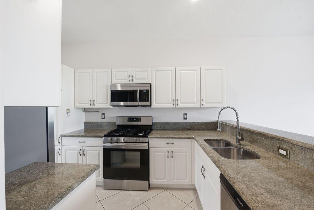 392 NW Breezy Point Loop, Port Saint Lucie, FL 34986 Photo