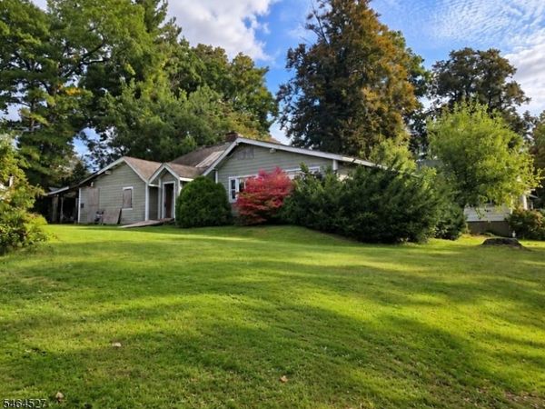 15 Lake Ave, West Milford, NJ 07421