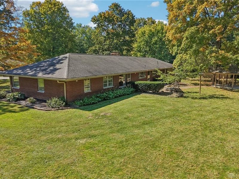 4260 Wood Acre Drive, Bellbrook, OH 45305 Photo 10