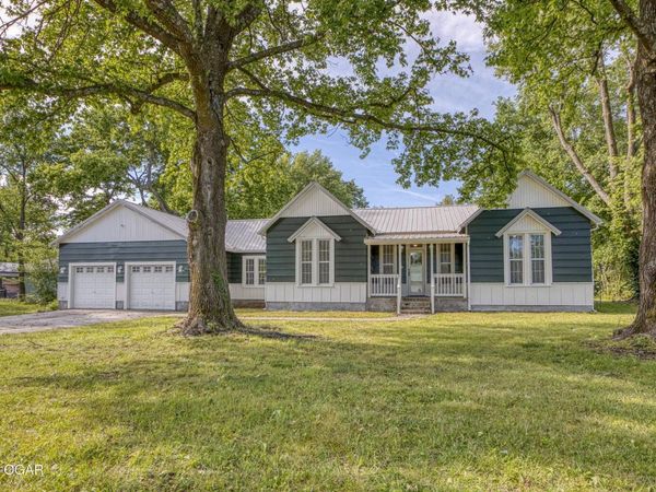 302 E Market Street , Diamond, MO 64840
