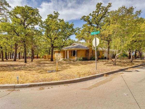 6200 Forest Hill Drive, Forest Hill, TX 76119