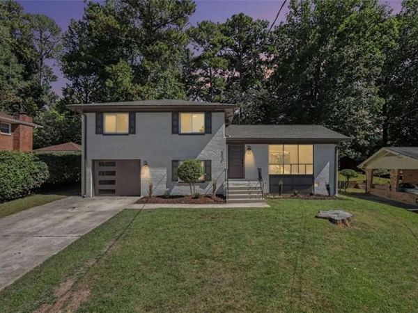 3018 Thrasher Circle , Decatur, GA 30032