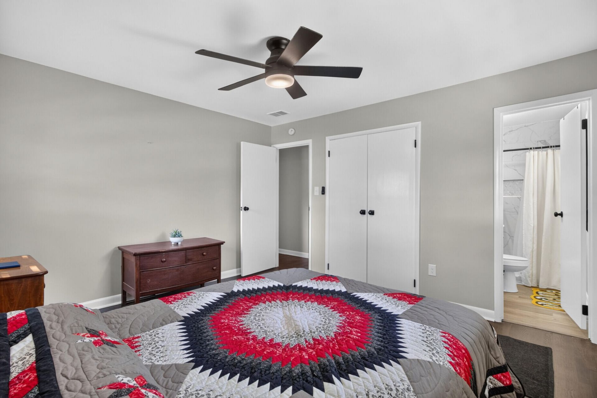 3333 Stonehaven Photo 17
