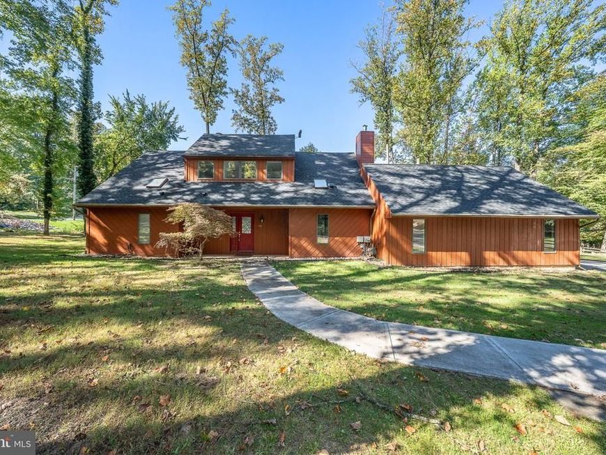 533 Pugh Road, Wayne, PA 19087 Main Photo
