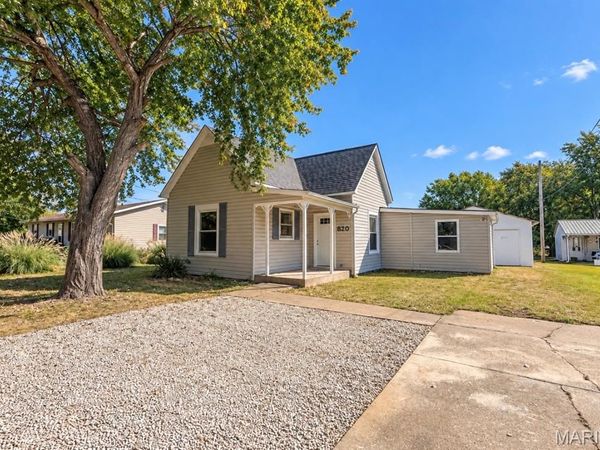 820 N Carleton Street , Farmington, MO 63640