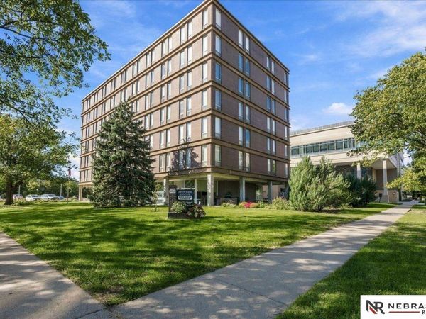 1130 H Street, Unit 510, Lincoln, NE 68508
