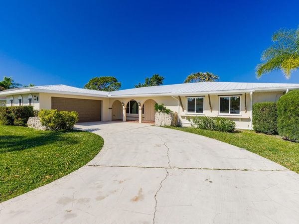 1425 SE SUNSHINE Avenue, Port St. Lucie, FL 34952