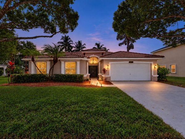 5574 Bermuda Dunes Circle, Lake Worth, FL 33463