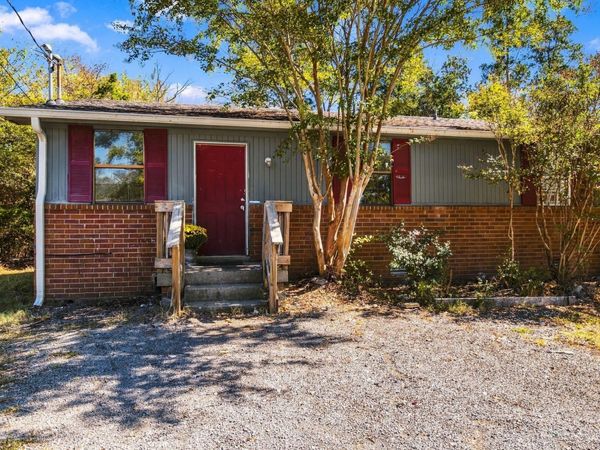 1004 Central Valley Ct, Hermitage, TN 37076