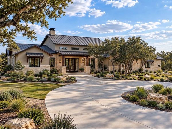 682 Evergreen CIR, Round Mountain, TX 78663