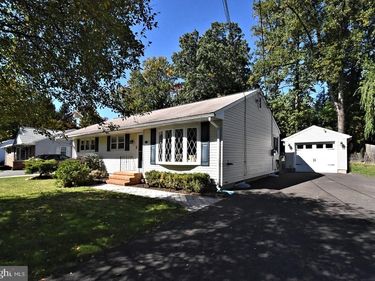 204 W FERRY ROAD, YARDLEY, PA 19067
