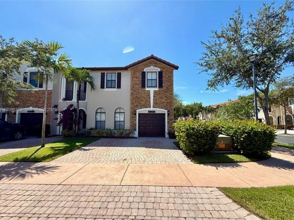 10392 NW 31st Ter , Doral, FL 33172