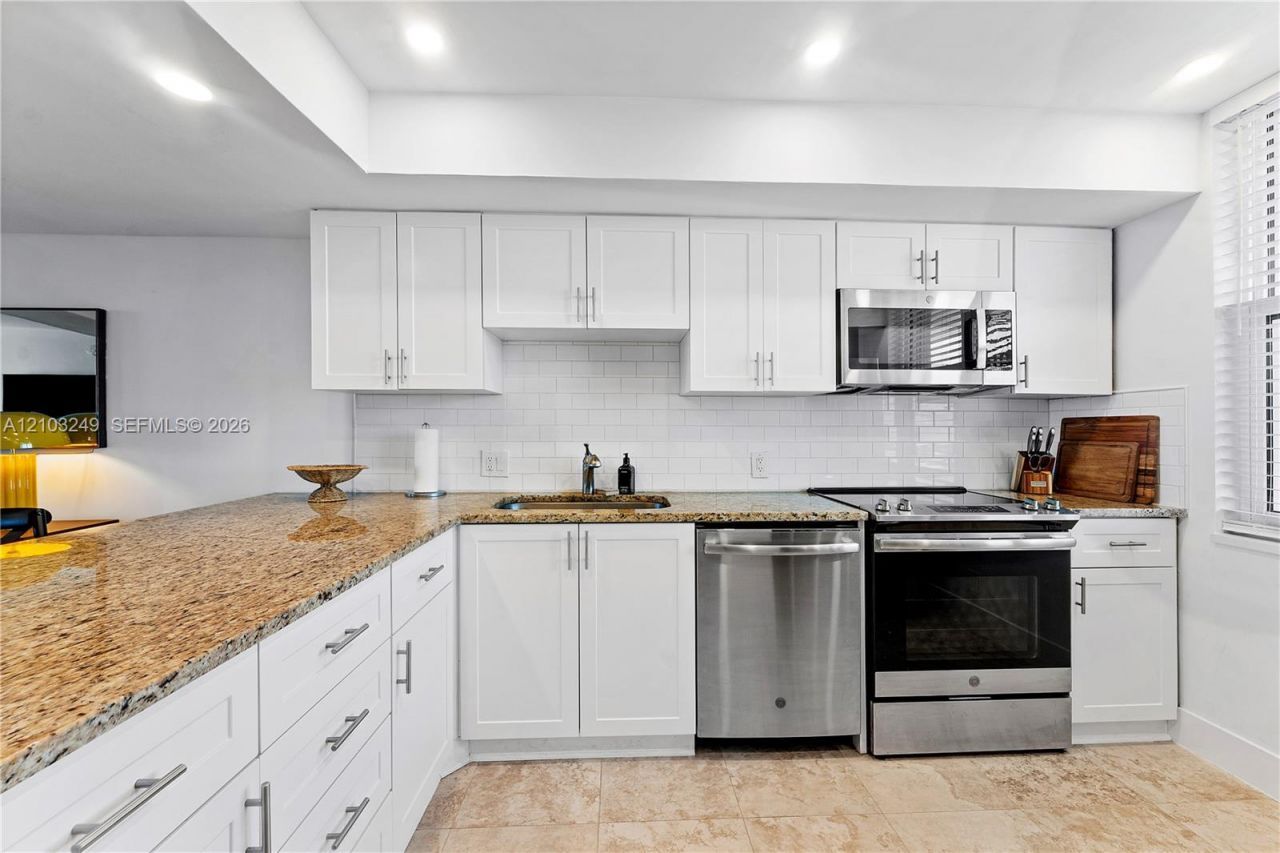 840 Ocean Dr, Unit 1105, Juno Beach, FL 33408 Photo