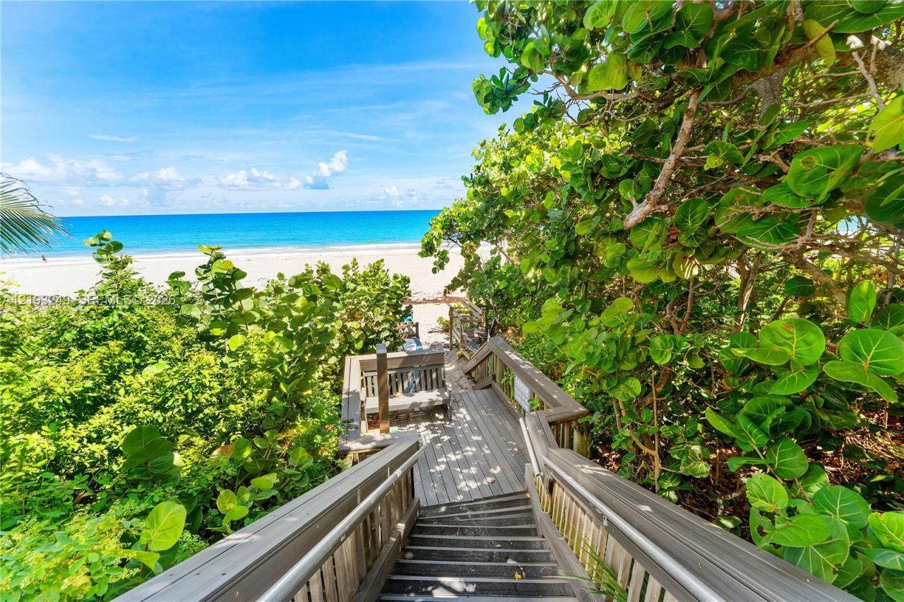 840 Ocean Dr, Unit 1105, Juno Beach, FL 33408 Photo