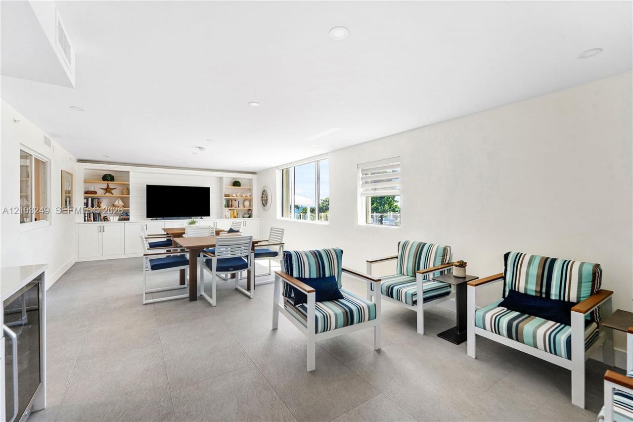 840 Ocean Dr, Unit 1105, Juno Beach, FL 33408 Photo