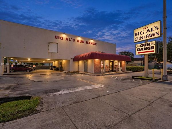3300 W Hallandale Beach Blvd, Hollywood, FL 33023