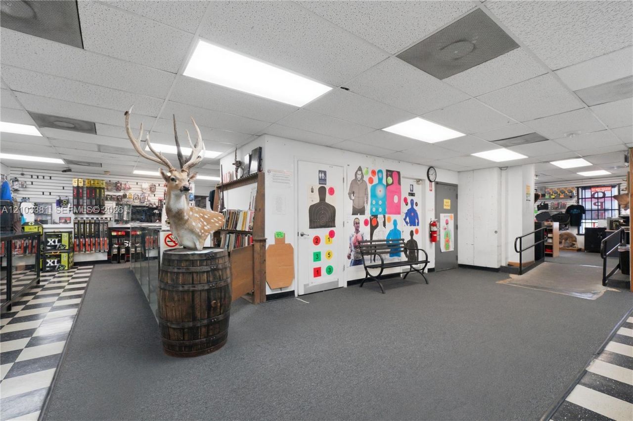 3300 W Hallandale Beach Blvd , Hollywood, FL 33023 Photo