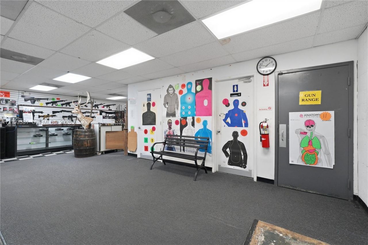 3300 W Hallandale Beach Blvd, Hollywood, FL 33023 Photo