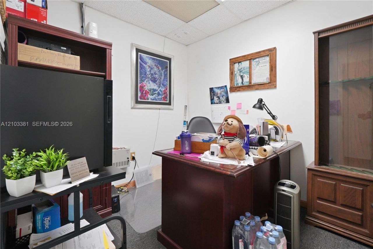 3300 W Hallandale Beach Blvd, Hollywood, FL 33023 Photo