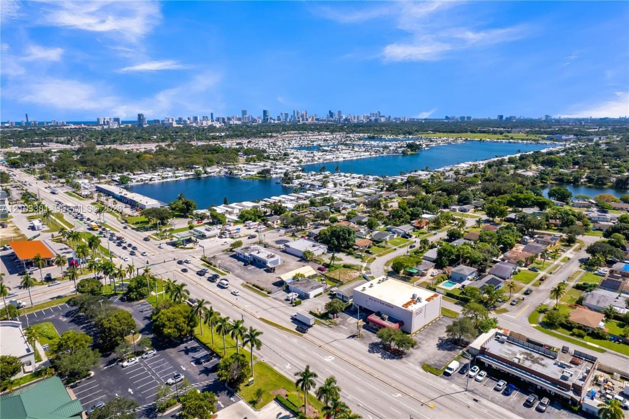 3300 W Hallandale Beach Blvd, Hollywood, FL 33023 Photo